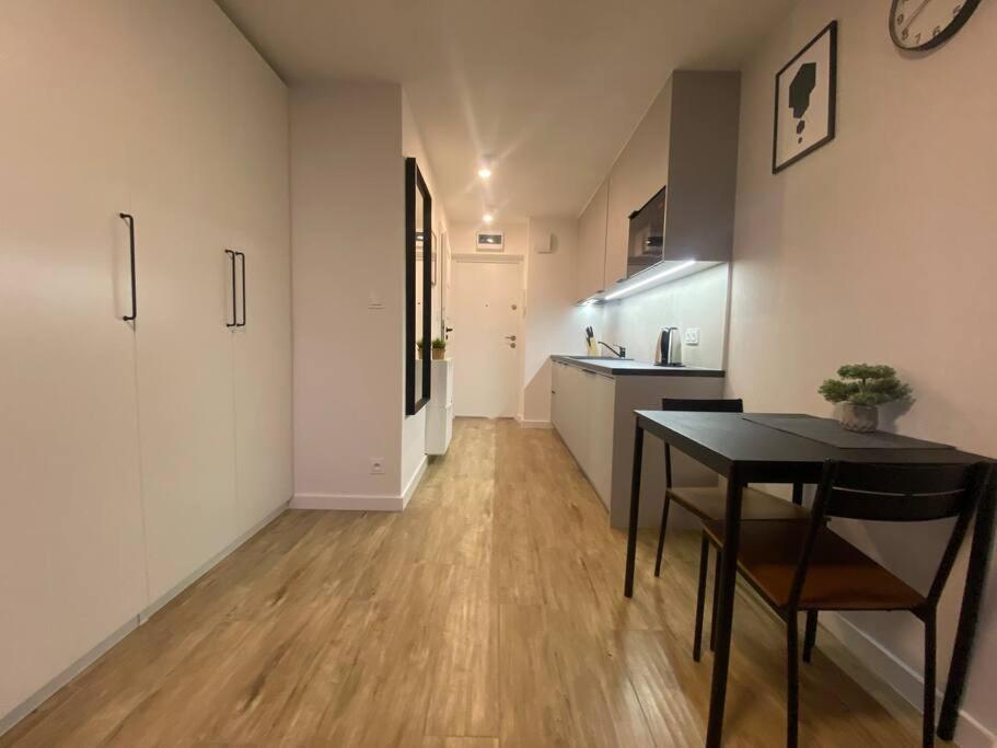 New Apartment With Magnificent View Warsaw Exterior photo